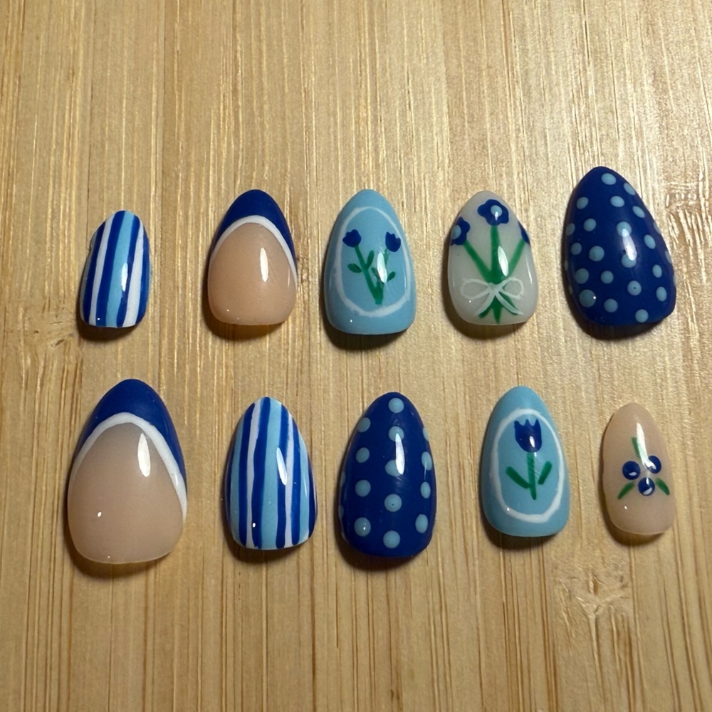 Blue and Beige Floral Nail Art Set